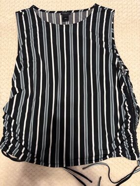 And Taylor sleeveless top